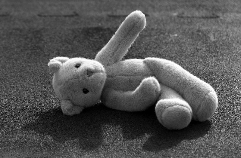 Abuzul matern: cand dragostea materna devine cosmar