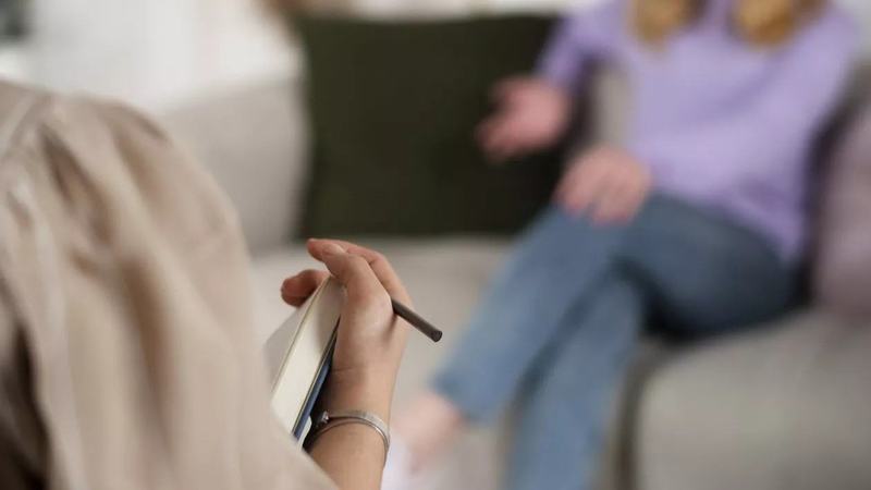 Adolescentii de 16 ani ar putea merge la psiholog fara acordul parintilor. Ce prevede noua initiativa legislativa