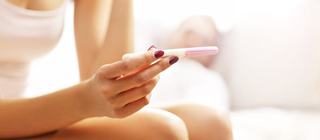 Concediu platit in plus pentru femeile care fac FIV. Cate zile libere prevede legea