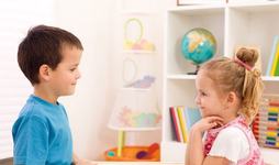 De ce se maturizeaza fetele...