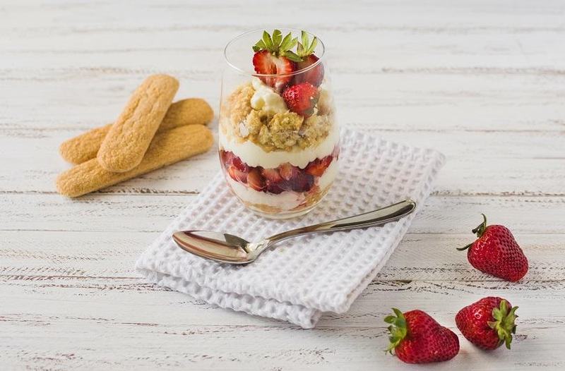 Retete de tiramisu racoritor pentru sezonul cald: variante cu fructe si beneficii pentru intreaga familie