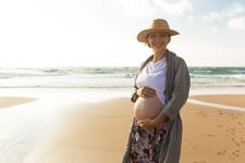 Protectia solara in timpul sarcinii. Ce produse sunt sigure pentru viitoarele mamici