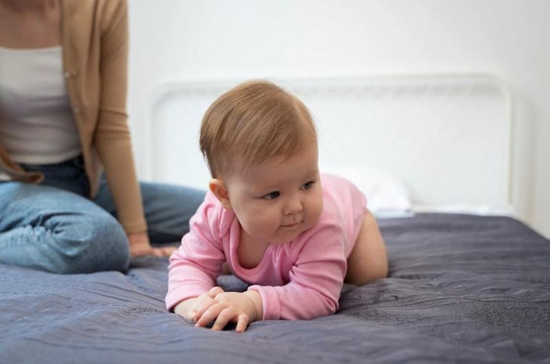 Bebelusii si copiii sunt mai vulnerabili la zgomote puternice. Cum ii poti proteja