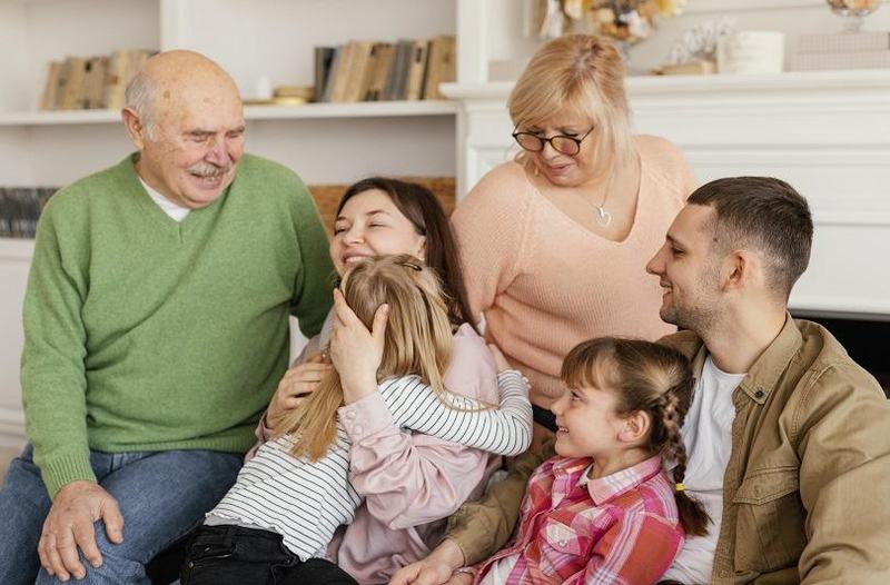 Parenting modern vs. traditie: de ce parintii generatiei Z se confrunta cu stres si presiune in familie