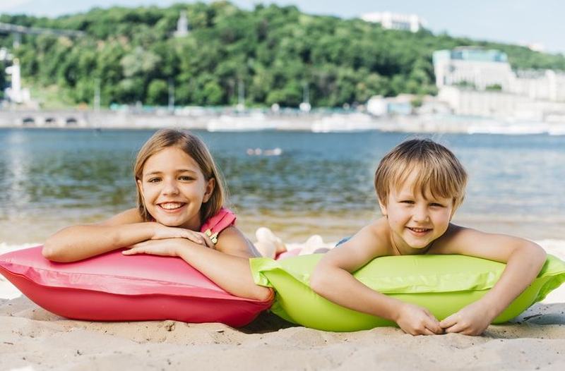Top hoteluri pentru familii cu copii in 2026. Resorturi perfecte pentru o vacanta de neuitat