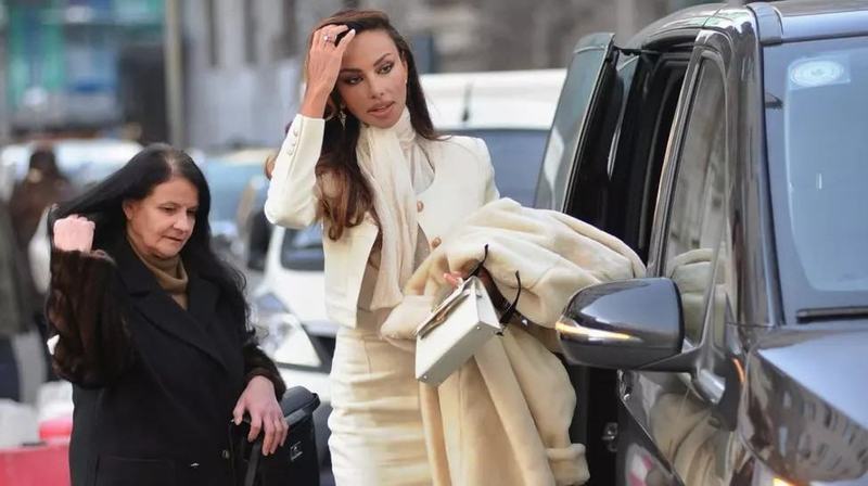 Imagini rare cu mama Madalinei Ghenea. Constanta a fost alaturi de fiica ei la tribunal, in Italia