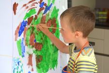 Cum contribuie arta la dezvoltarea copiilor