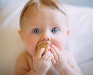 5 feluri de mancare pe care sa i le dai la inceput de drum bebelusului tau