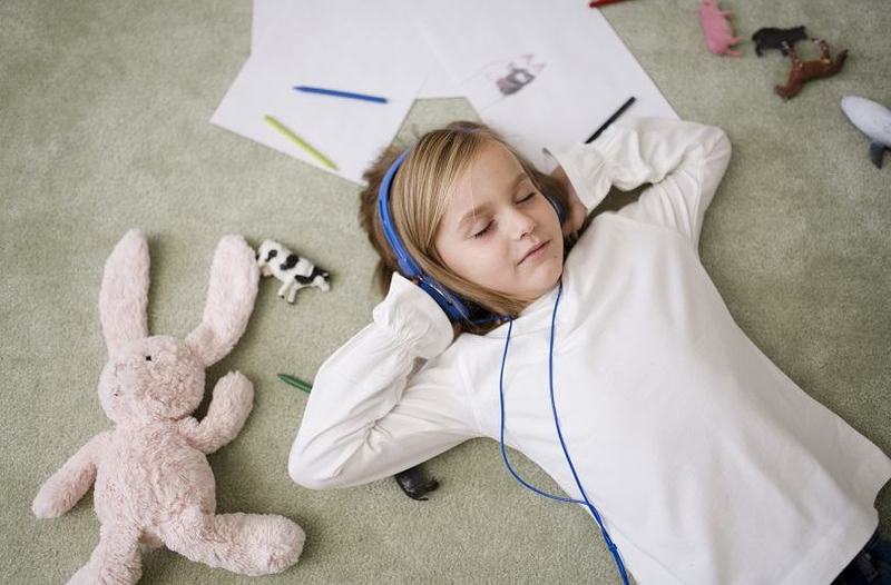 Relaxare si invatare la copii – muzica, povesti si resurse audio pentru teme si concentrare