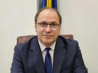 Standardele nationale de evaluare ar putea reduce numarul notelor de 9 si 10 acordate prea usor. Ce spune ministrul Mihai Dimian