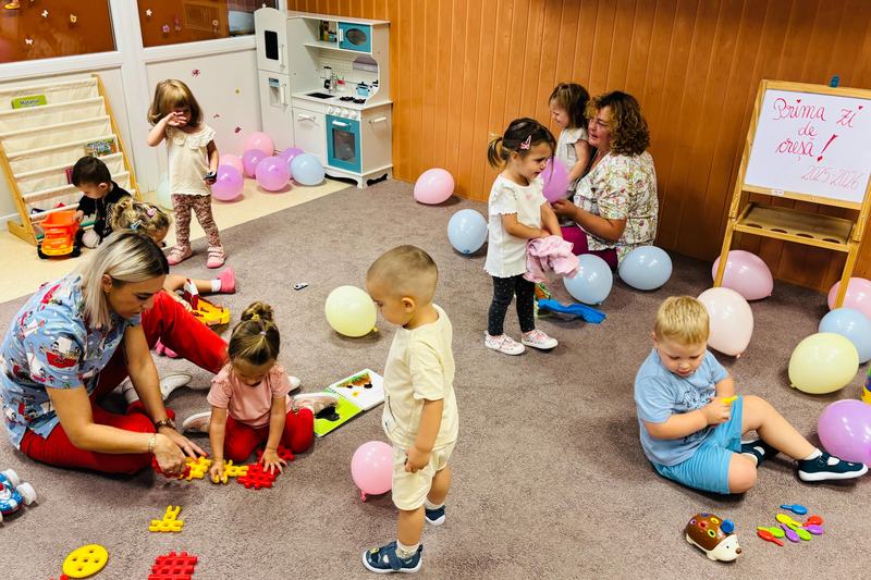 850 de lei lunar pentru parintii care nu au gasit loc la cresa pentru copil. Cine poate primi banii
