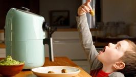 Descopera beneficiile gatitului cu friteuze cu aer cald pentru copii