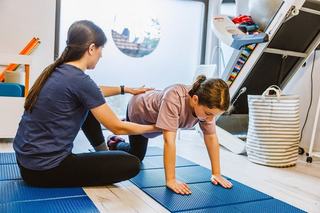 Tulburarile de postura la copii: cum sa le corectezi cu ajutorul kinetoterapiei?