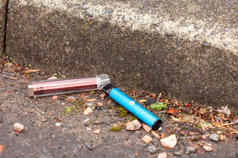Un copil de 7 ani a ajuns la spital dupa ce a folosit o tigara electronica gasita pe strada. Ce simptome a avut