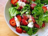 Salata cu feta si capsune