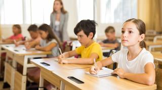 Incident socant intr-o scoala din Italia: doua eleve au ramas fara par in timpul orei. Parintii cer ancheta