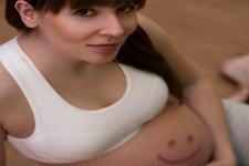Ingrijirea tenului in timpul sarcinii. Sfaturi pentru a tine sub control tenul gras