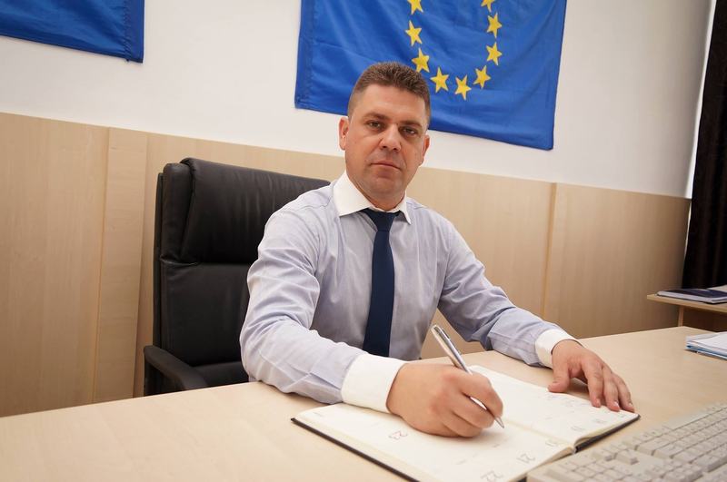 Singura nota de 10 din Gorj la Evaluarea Nationala 2024, luata de fiica inspectorului scolar general!