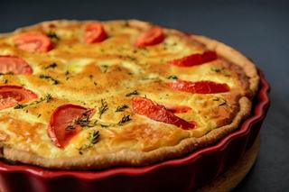 Tarta de pui cu blat de morcovi