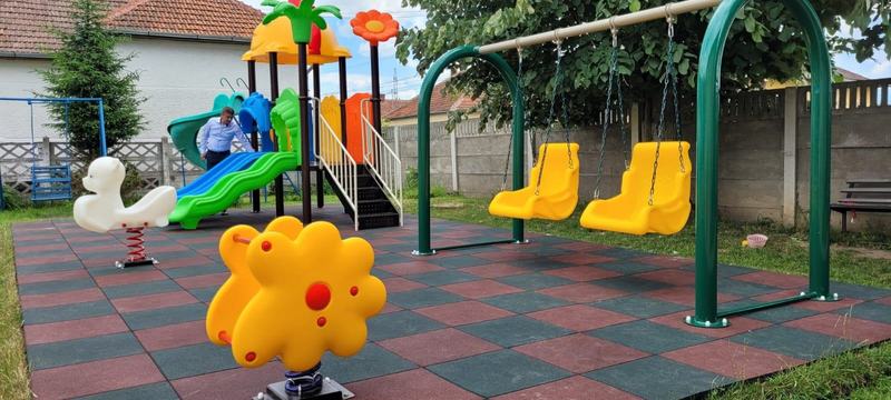 Barbat atacat cu un cutit intr-un parc din Targu Mures, in timp ce isi astepta copilul. Ce spun anchetatorii