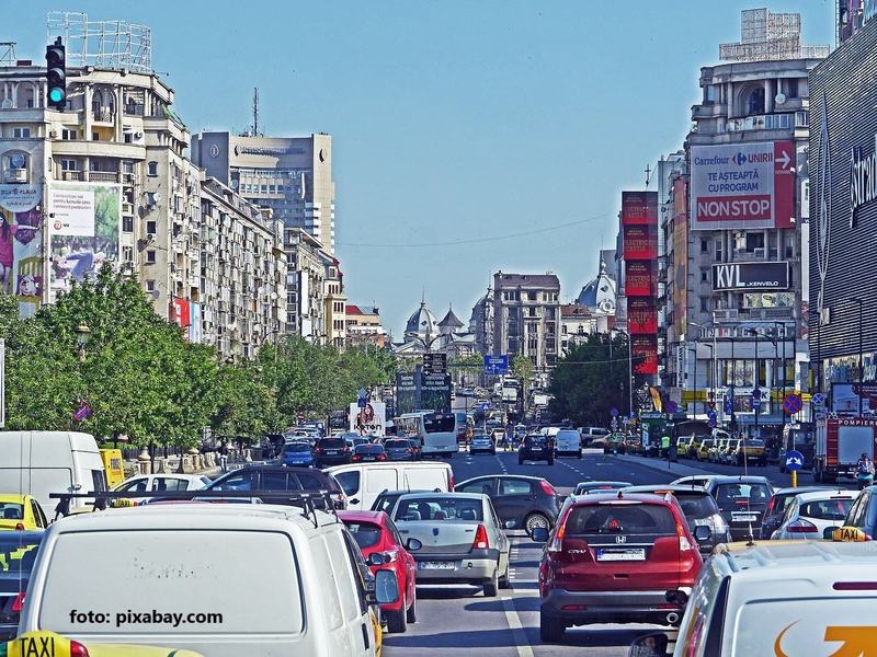 Studiu: Cat timp petrec romanii in mall-uri, chiar daca le ia mai mult timp sa ajunga la ele