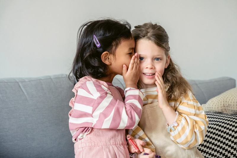 Ar trebuie să păstram secretele pe care ni le spun copiii?