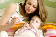Faringita streptococica, una dintre cauzele de rosu in gat la copii