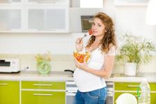 Sfatul medicului ginecolog: 6 alimente de evitat in sarcina