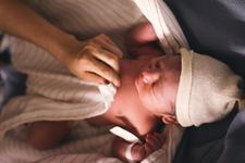 Cele mai frecvente imperfectiuni ale pielii nou-nascutilor. De la pete la semne de nastere