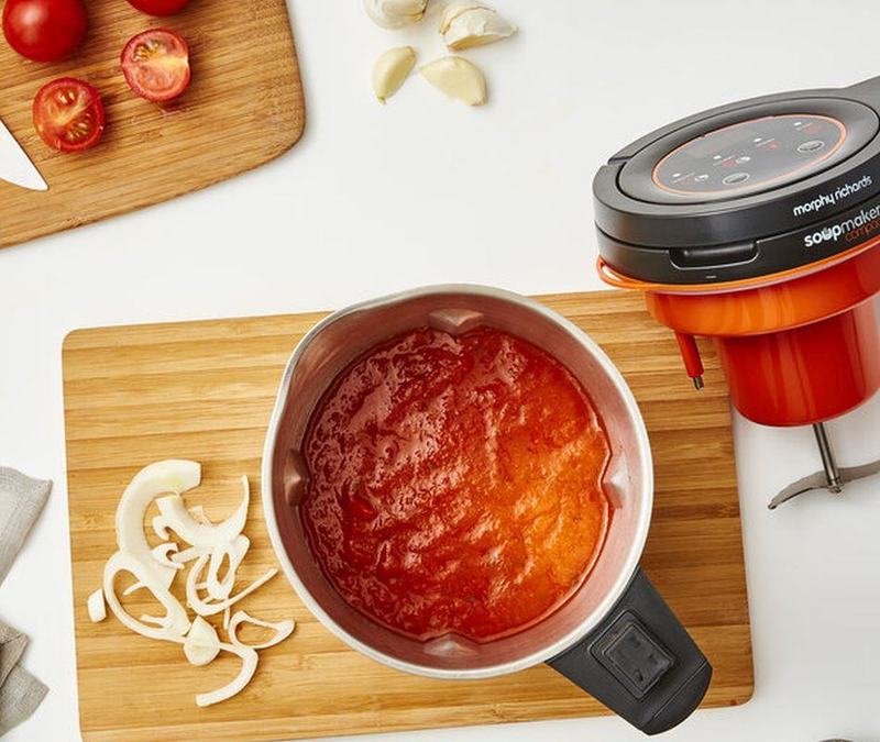 Supa zilei, proaspata si hranitoare, gata in 21 de minute, cu Soup Maker-ul Morphy Richards