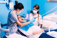 Implant dentar in timpul...