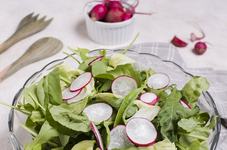 Salata, spanac, urzici si...