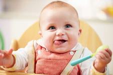 Ghid pentru hranirea corecta a bebelusului. 5 sfaturi pretioase de care sa tii cont