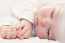 Metoda inventata pentru copiii care refuza sa doarma fara mama. Multe mamici au urmat exemplul