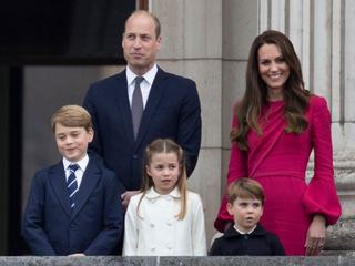 Kate Middleton si William "fac tot ce le sta in putinta pentru a-si proteja copiii" de socul cancerului