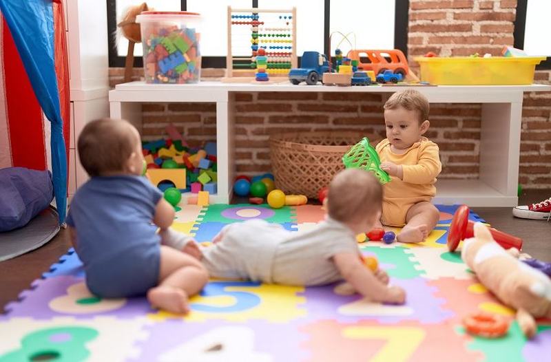 Baby parking: solutia moderna pentru parinti ocupati si cum alegi un centru sigur pentru cel mic