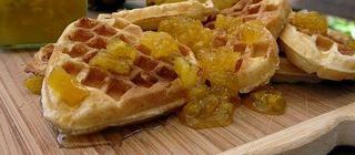 Waffe cu ananas si inghetata
