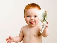 Vouchere de 150 euro pe luna pentru copiii sub trei ani, potrivit unui proiect de lege