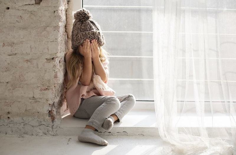 Cum ajunge o mama sa faca rau copilului: semne de alerta si cauze declansatoare