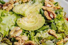 Salata Waldorf: 3 retete...