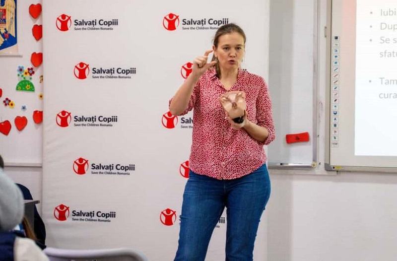 Fetele din Romania sunt expuse violentei in numar mai mare decat media din UE, rata de parasire timpurie a scolii e mai mare in randul fetelor