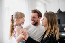 Cum sa-ti faci copiii sa te asculte, potrivit tehnicilor de parenting respectuos