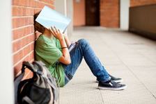 Trei motive pentru care adolescentii au probleme la scoala