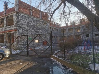 Parintii din Craiova, revoltati din cauza intarzierilor in reabilitarea gradinitelor: „Ne chinuim sa mergem cu copiii la kilometri departare de casa”