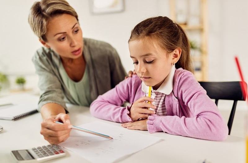 Educatie financiara pentru copii: cum invata sa faca diferenta dintre dorinte si nevoi