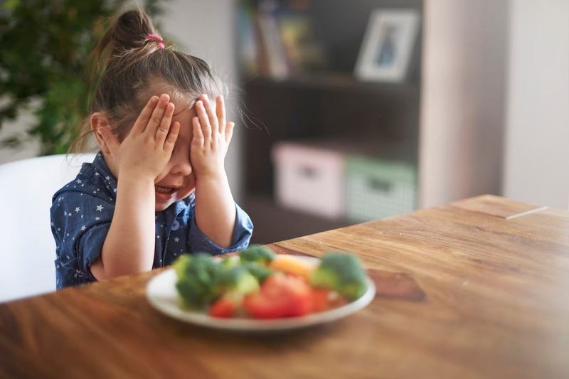 Copilul refuza sa manance? Sapte strategii care pot fi de mare ajutor