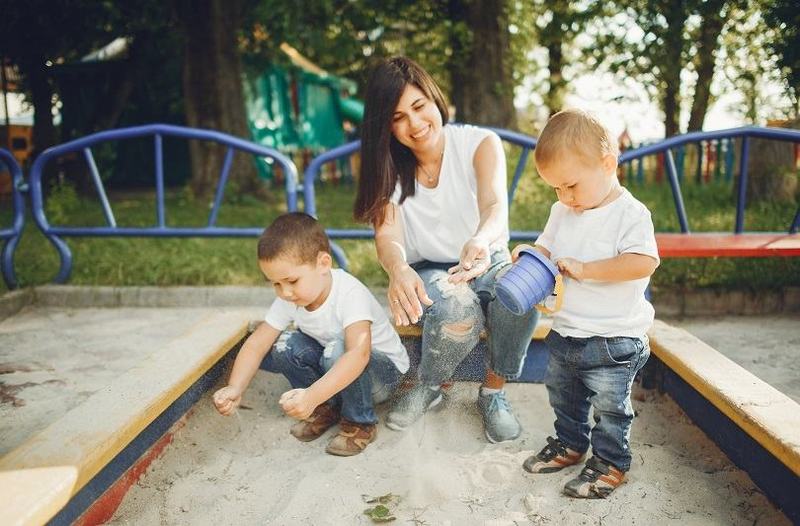 Cresterea unui baiat: cele mai importante lectii pe care le invata o mama