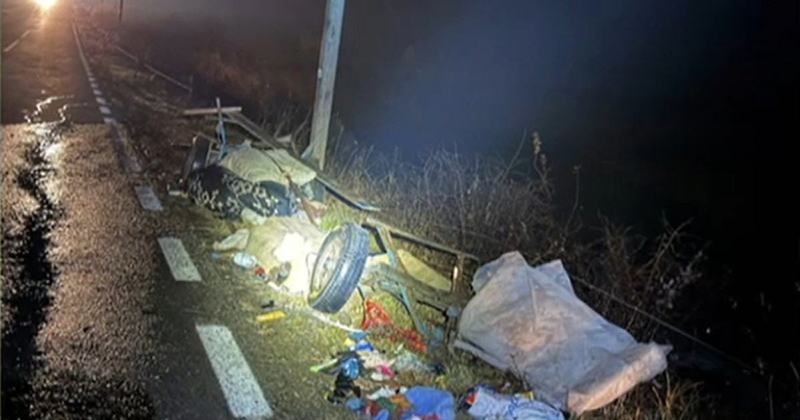Moment dramatic in Maramures: o caruta cu patru copii, lovita in plin de o masina. Un bebelus de trei saptamani a murit