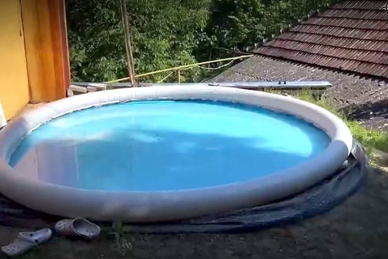 Tatal si copilul electrocutati in piscina in Sibiu au murit in cateva secunde. Greseala fatala care le-a luat viata