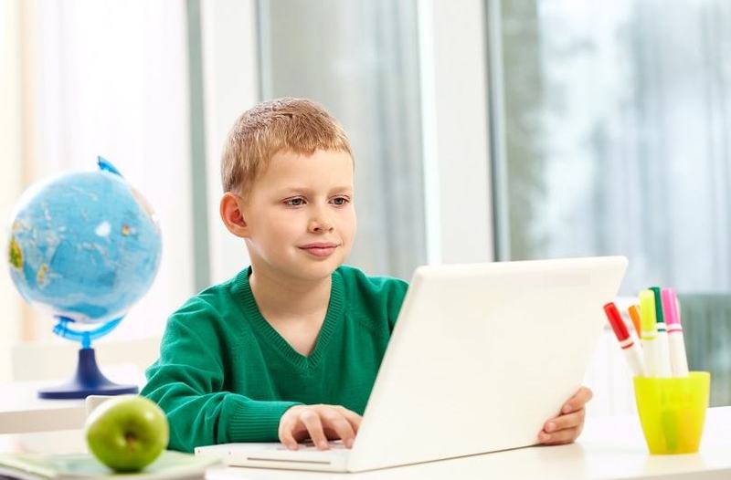 Back to School 2026: unde gasesti cele mai ieftine rechizite, ghiozdane si penare